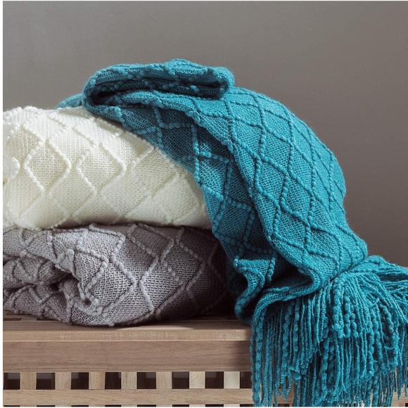Grey Diamond Tassel Knit Throw Cozy Fringe Patterned Fall/Winter Dorm Blanket - Picture 3 of 16